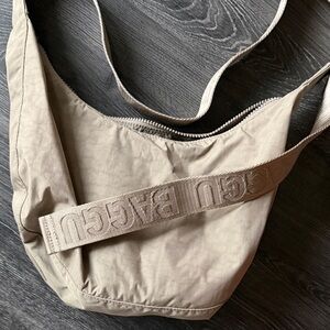 BAGGU Beige Crossbody with Logo Strap